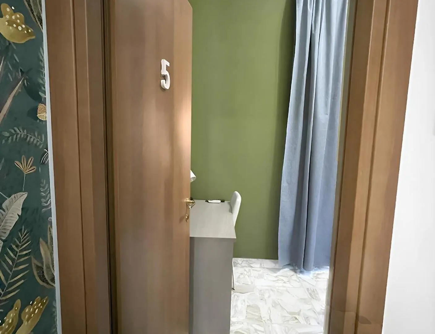 Mi Casa Tu Casa - Guest House カターニア 0*,  イタリア